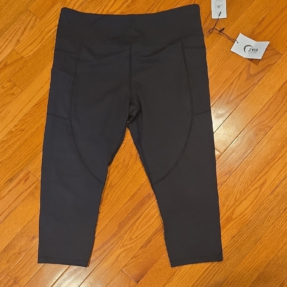 ZYIA Black Pocket Light N Tight Hi Rise Capri 20" Leggings NEW With TAGS